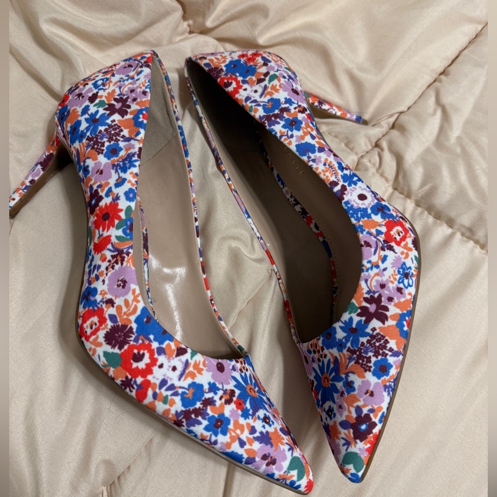 Multicolor Floral Heels Kelly & Katie DSW size 9.5M